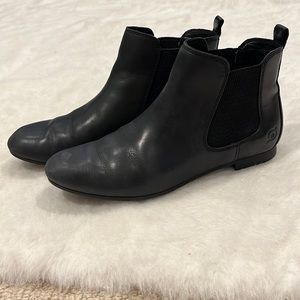 Born Biloxi black leather booties size 6